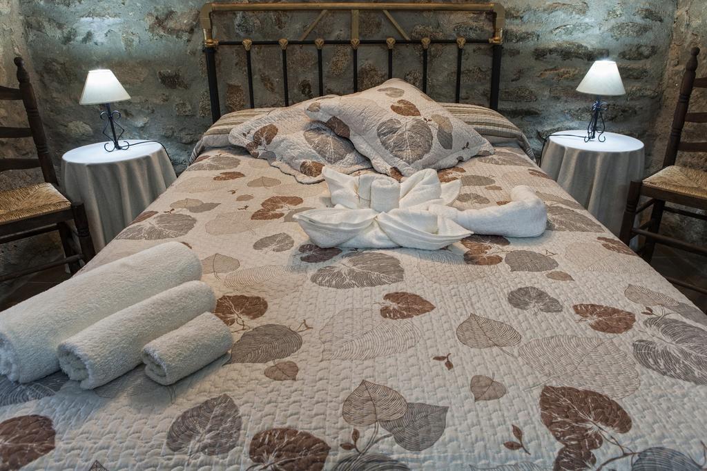 Apartamentos Rurales La Casa De Luis Santa Cruz de la Sierra Rom bilde